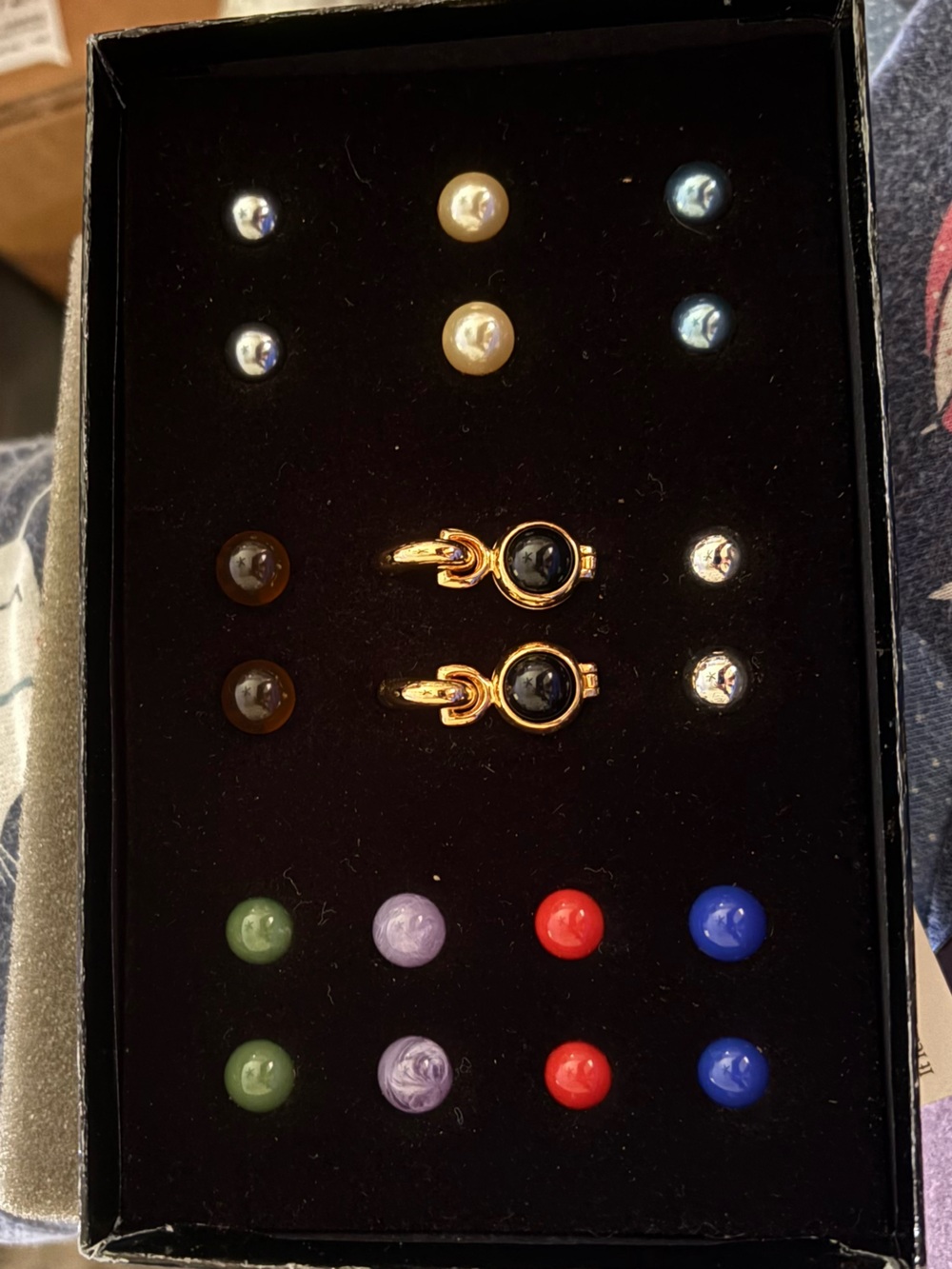 Joan Rivers Interchangeable 10 pair dangle Earrings Set. Gift boxed